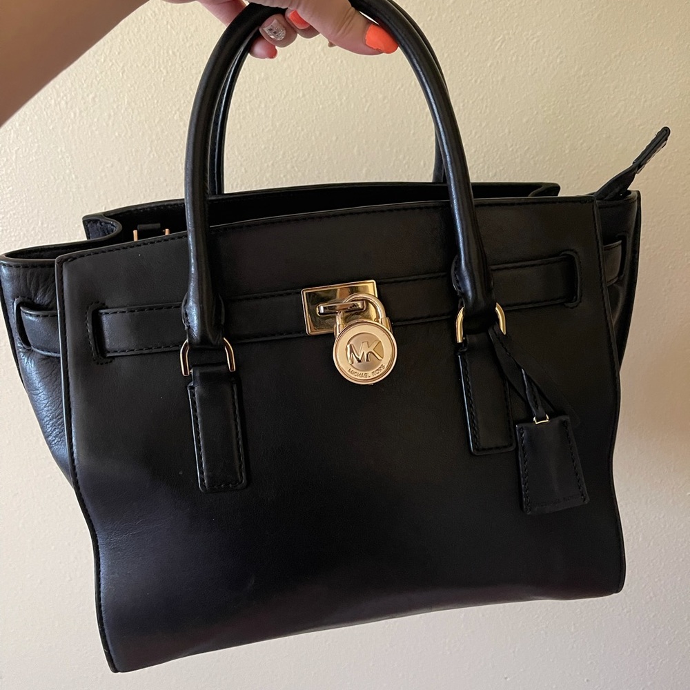 Authentic Michael Kors Leather purse